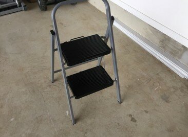 2 Step Folding Step Ladder