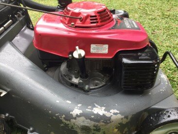 HONDA SELF PROPELLED LAWN MOWER & LINE TRIMMER COMBO