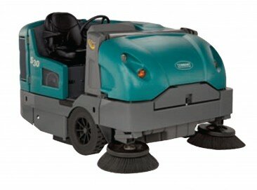 Large ride on sweeper - Tennant S30 LPG powered ride-on sweeper